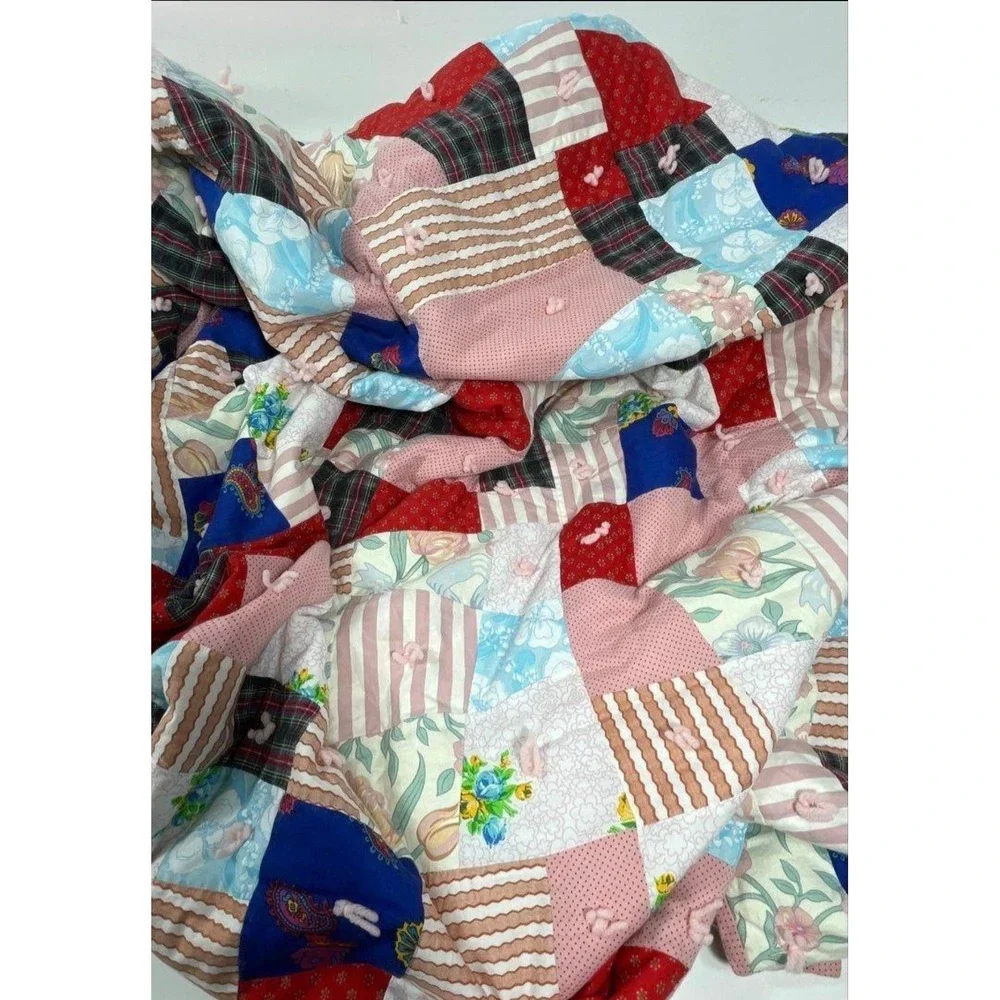 Handmade Iowa Heartland Quilters Patchwork Tied Quilt 2004 Floral Plaid 84x70
